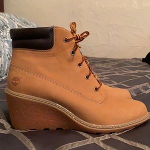 Size 8.5 Women Ams-ton 6in